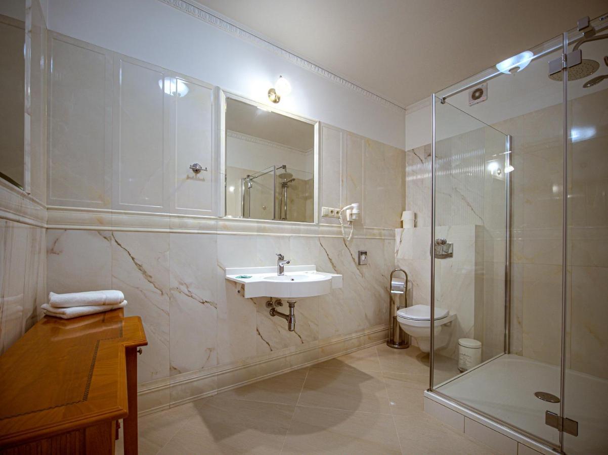 Aparthotel Hubertus Белосток Экстерьер фото