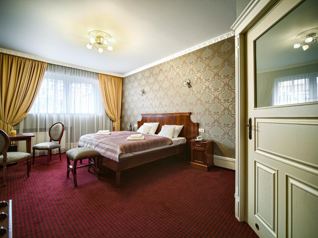 Aparthotel Hubertus Белосток Экстерьер фото