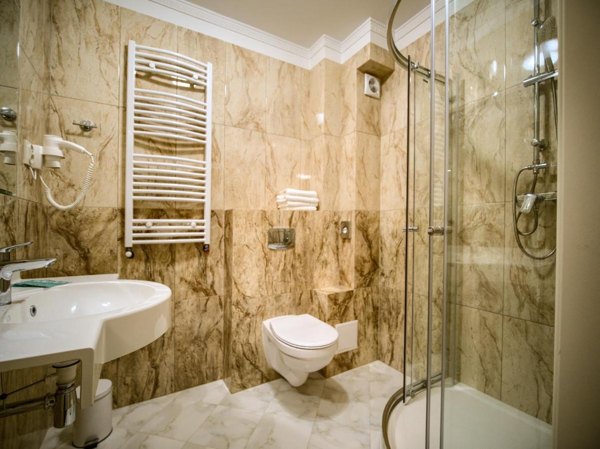 Aparthotel Hubertus Белосток Экстерьер фото