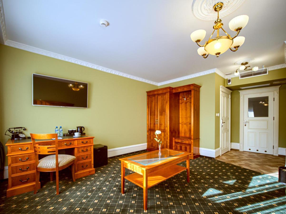 Aparthotel Hubertus Белосток Экстерьер фото