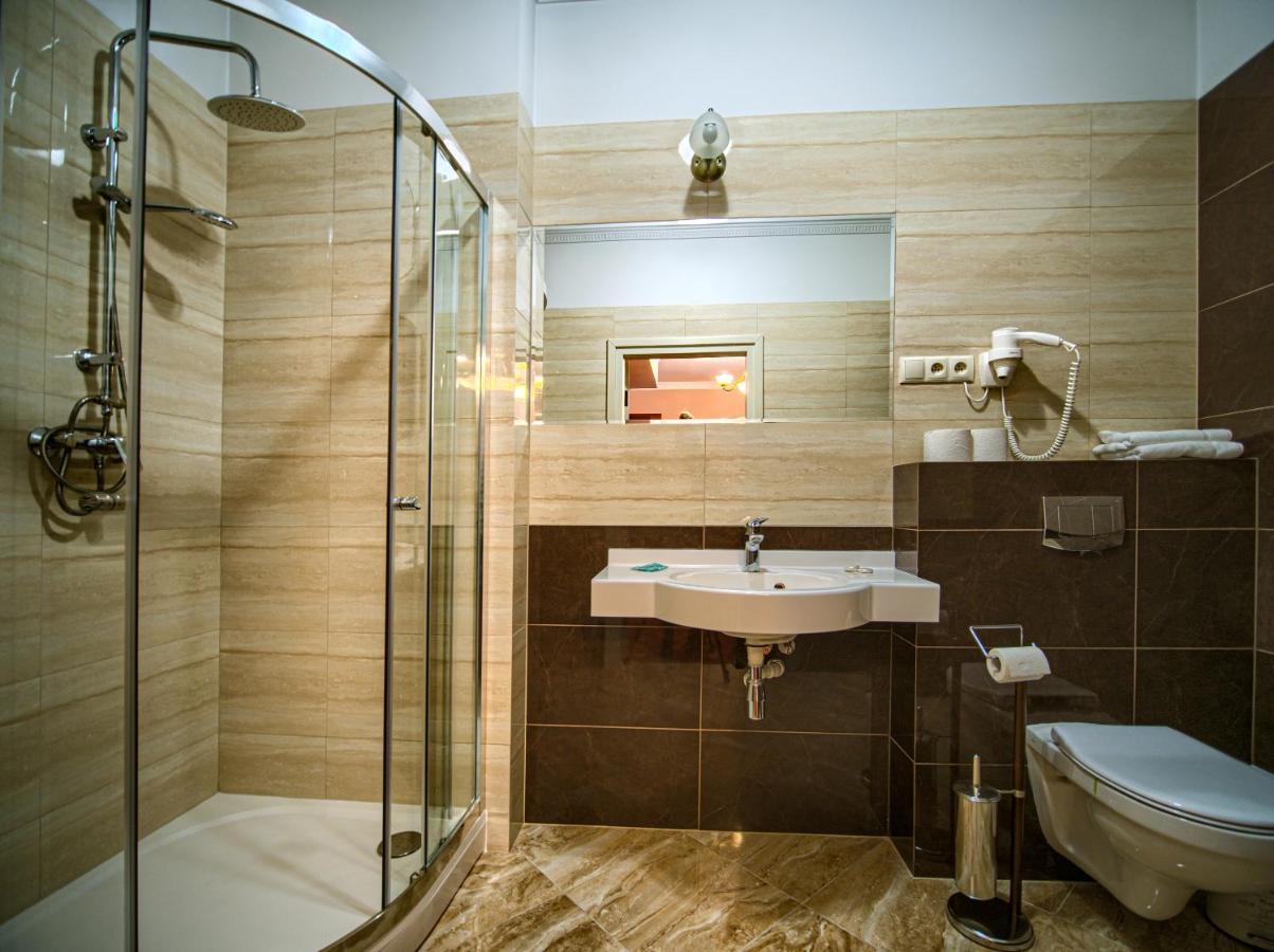 Aparthotel Hubertus Белосток Экстерьер фото